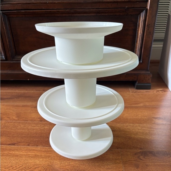 White Three-Tiered Serving Stand - Picture 3 of 5